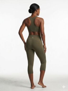 Spyder Olive Green High-Waist Cropped Performance Shorts